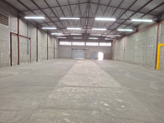 SE ALQUILA BODEGA EN EXCLUSIVO PARQUE LOGISTICO - Imagen 3