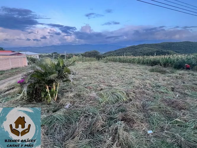 VENDO TERRENO PLANO Y EN CIRCUITO CERRADO EN EL ZAMORANO