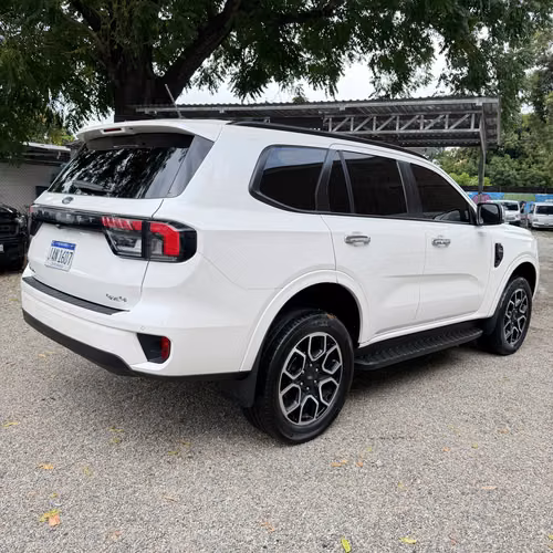 FORD EVEREST TREND 2024