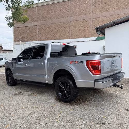 FORD F150 XLT 2021
