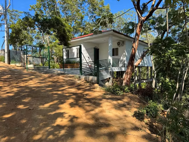 ¡Escápese al paraíso en este refugio isleño de construcción nueva, con 1,140 pies cuadrados (aprox. 106 m²), 2 dormitori