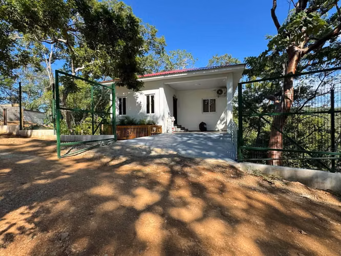 ¡Escápese al paraíso en este refugio isleño de construcción nueva, con 1,140 pies cuadrados (aprox. 106 m²), 2 dormitori