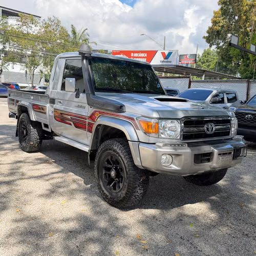TOYOTA LANDCRUISER LX V8 2023