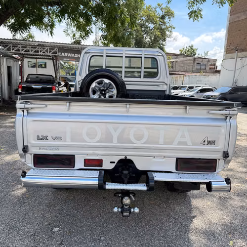 TOYOTA LANDCRUISER LX V8 2023