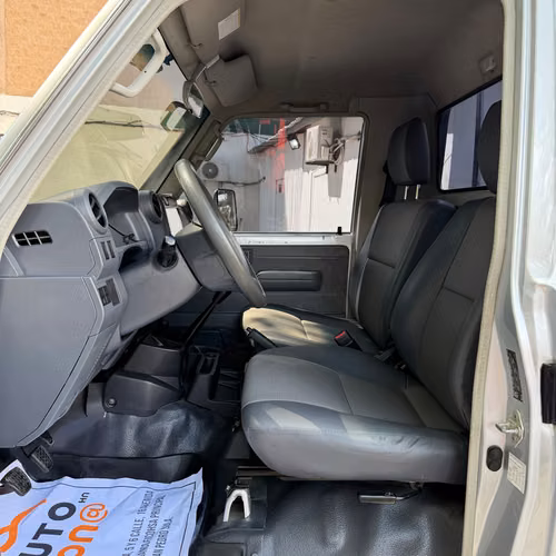 TOYOTA LANDCRUISER LX V8 2023