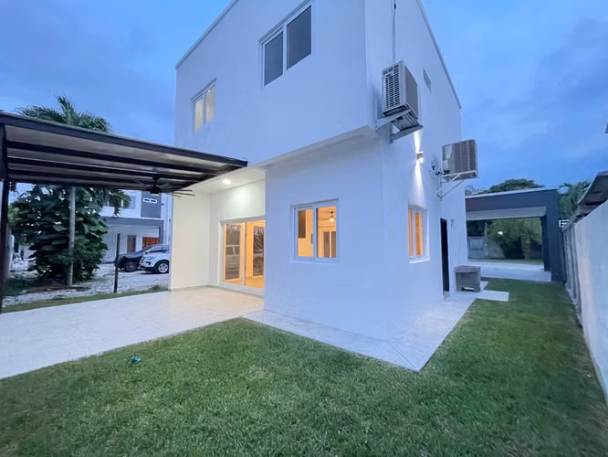 Se Alquila Townhouse En Residencial Mackay