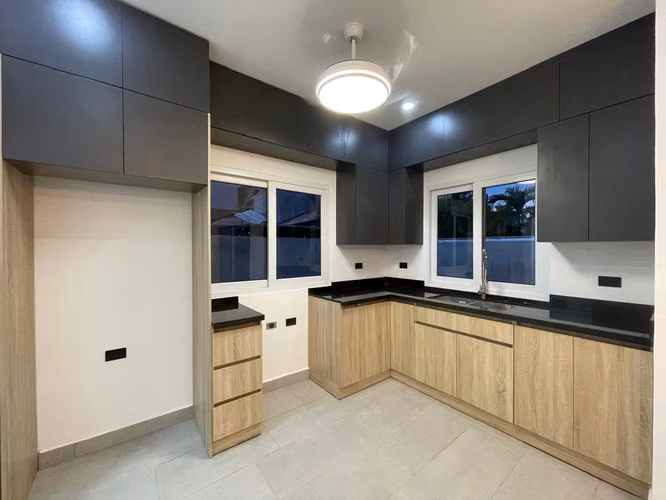 Se Alquila Townhouse En Residencial Mackay - Imagen 3