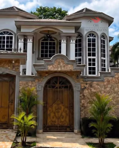 ¡SE VENDE EXCLUSIVA CASA EN RESIDENCIAL FORESTA! 