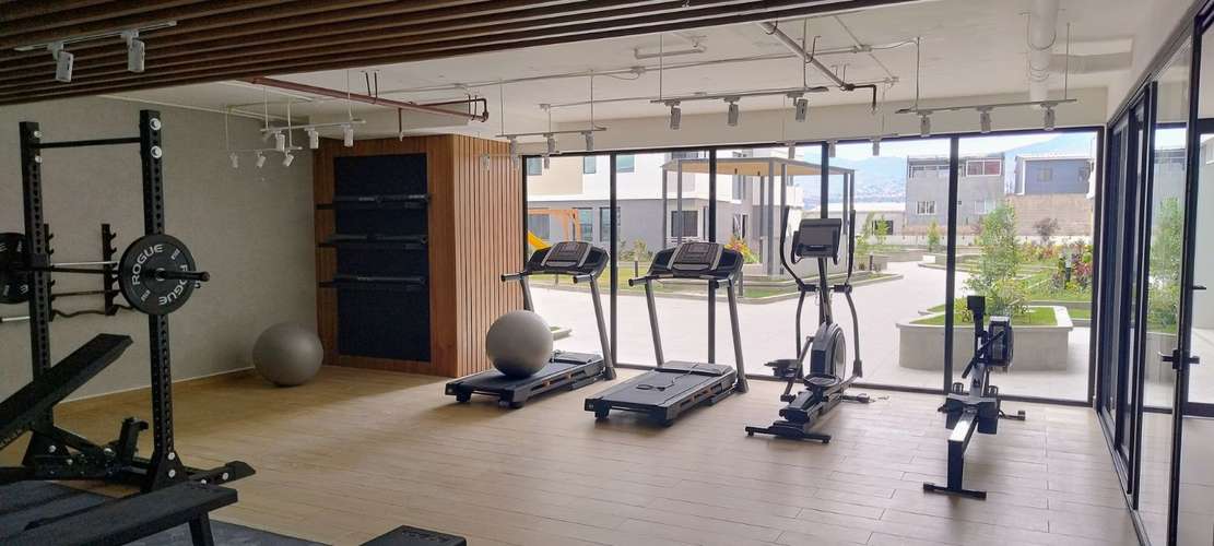 Apartamento comodo y muy seguro en Lirios de Miraflores - Imagen 11