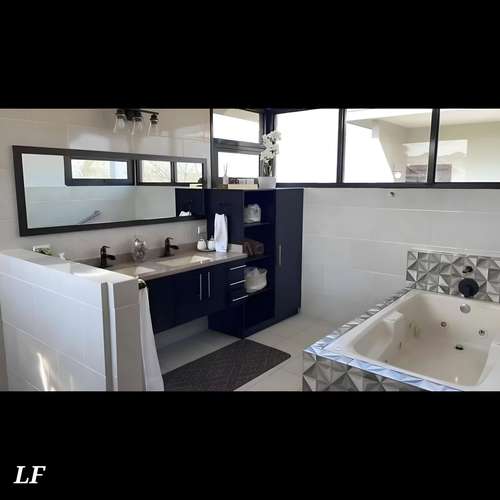 Venta de Hermosa Casa con Piscina, en la Residencial Las Uvas, en Tegucigalpa.  - Imagen 14