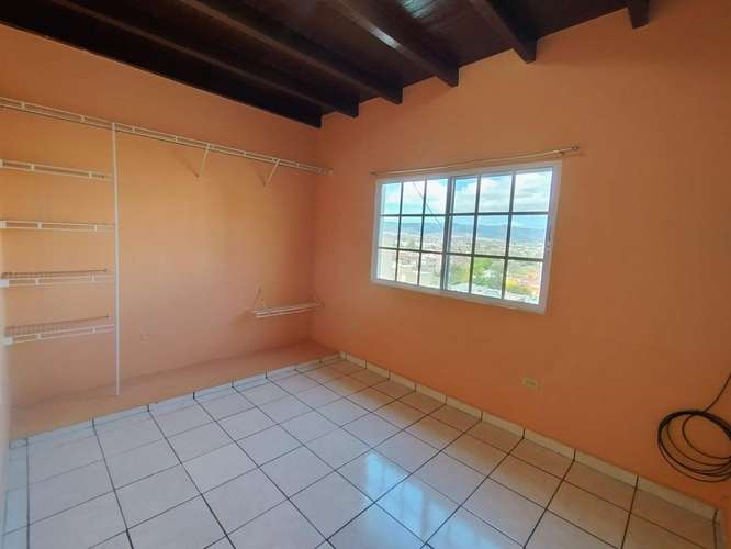 Venta Amplia Casa mas 2 Apartamentos en Miraflores Sur  - Imagen 15