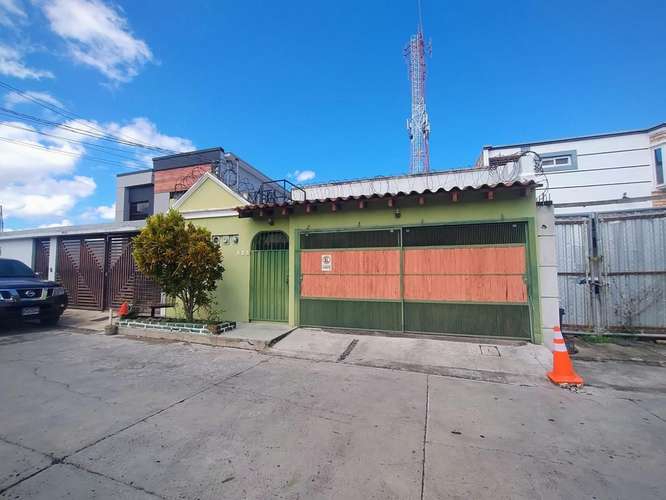 Venta Amplia Casa mas 2 Apartamentos en Miraflores Sur  - Imagen 18