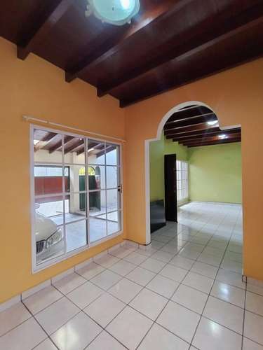 Venta Amplia Casa mas 2 Apartamentos en Miraflores Sur  - Imagen 17
