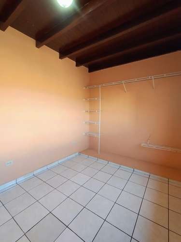 Venta Amplia Casa mas 2 Apartamentos en Miraflores Sur  - Imagen 8