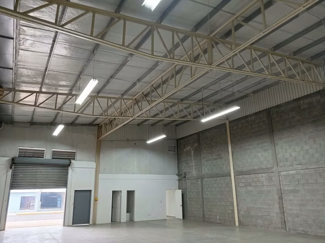 OPORTUNIDAD DE OFI-BODEGA 360 M2 || Sector del Norte, San Pedro Sula - Imagen 2