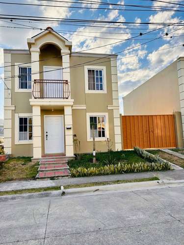 Se Vende Casa Res. Los Hidalgos I Etapa
