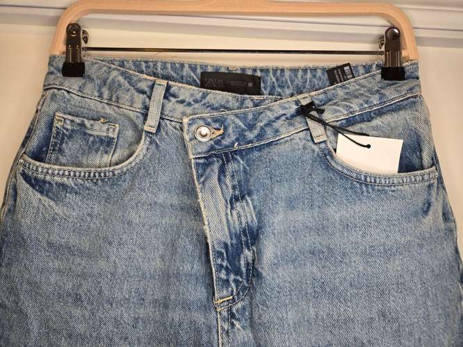 Jeans con botones cruzado 38 hasta el tobillo 