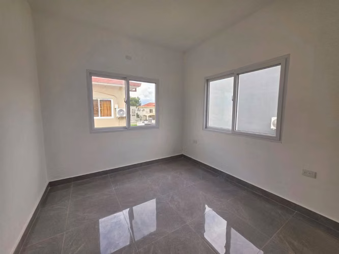 SE VENDE CASA EN RESIDENCIAL RANCHO TARA SAN PEDRO SULA - Imagen 2