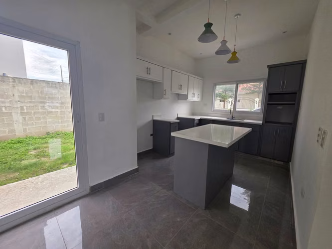 SE VENDE CASA EN RESIDENCIAL RANCHO TARA SAN PEDRO SULA - Imagen 8