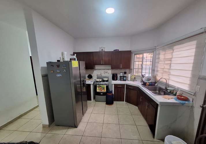 SE VENDE CASA EN RESIDENCIAL VILLAS PARAISO SAN PEDRO SULA - Imagen 7