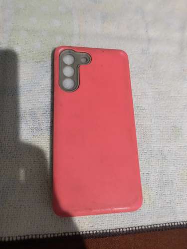 Samsung s21 fe 5G con detalle en la pantalla 