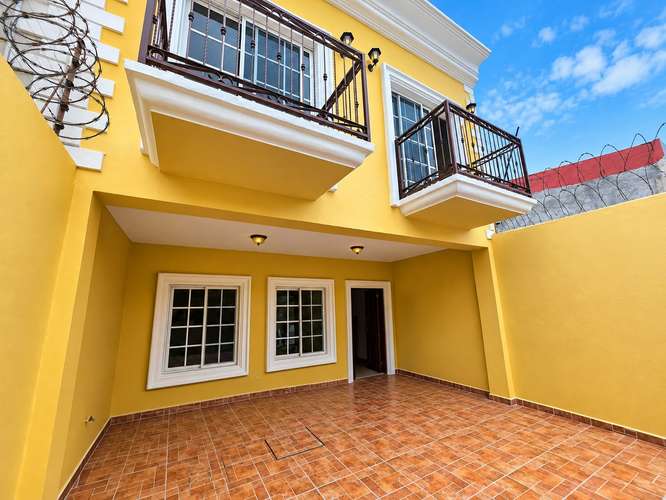 Se Vende Bonita Casa Res. Sta. Cruz