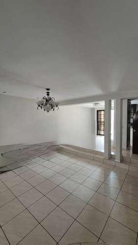 Se Renta Casa Col. Lomas del Guijarro - Imagen 3