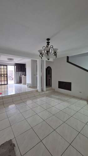 Se Renta Casa Col. Lomas del Guijarro - Imagen 2