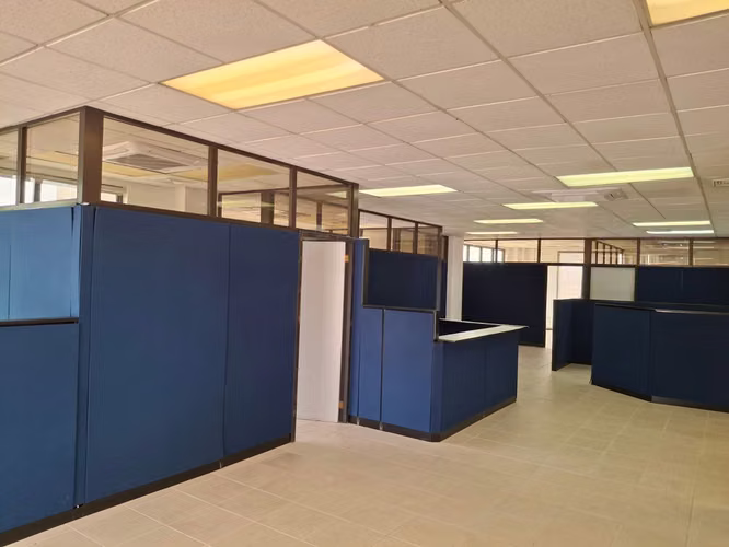 SE ALQUILA EXCLUSIVO LOCAL PARA OFICINAS CORPORATIVAS - Imagen 3