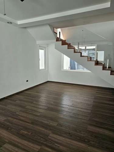 Se Vende Casa con Piscina en Res. Los Cedros  - Imagen 2