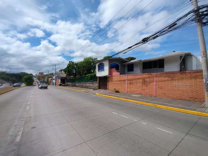 PROPIEDAD comercial en venta.