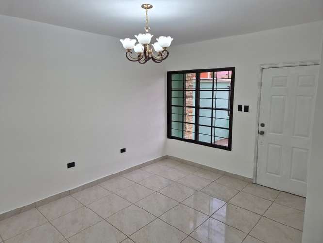  ¡CASA EN VENTA – RESIDENCIAL SANTA MÓNICA, SAN PEDRO SULA!  - Imagen 2