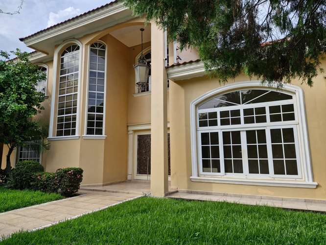  ¡RESIDENCIA EN VENTA – JARDINES DEL VALLE, SAN PEDRO SULA!  - Imagen 1