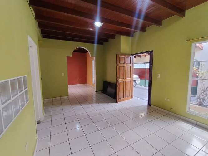 Propiedad ideal para inversion en colonia Miraflores Sur