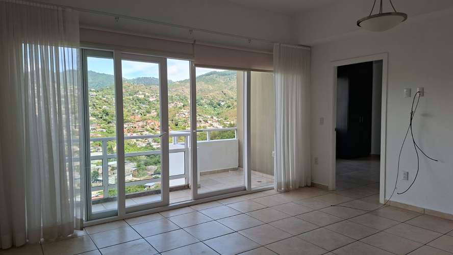 SE ALQUILA APARTAMENTO DE TRES habitaciones en Altos del Trapiche Quinta Etapa  - Imagen 7