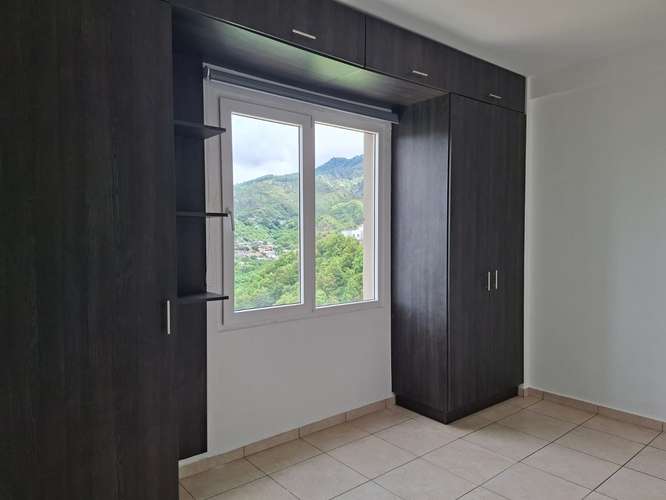 SE ALQUILA APARTAMENTO DE TRES habitaciones en Altos del Trapiche Quinta Etapa  - Imagen 4
