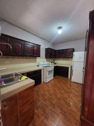 Se Vende Hermosa Casa Res. Las Uvas - Imagen 2