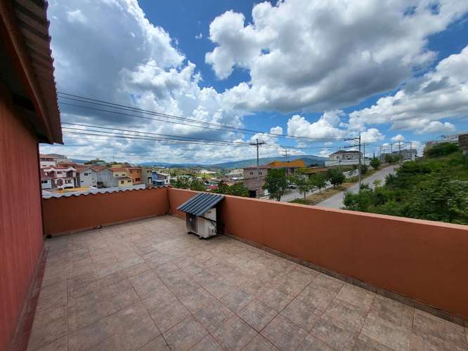 Se Vende Hermosa Casa Res. Las Uvas - Imagen 13