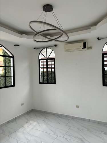 Se Vende Casa en Res. Bugambilia - bulevar Mackay  - Imagen 8