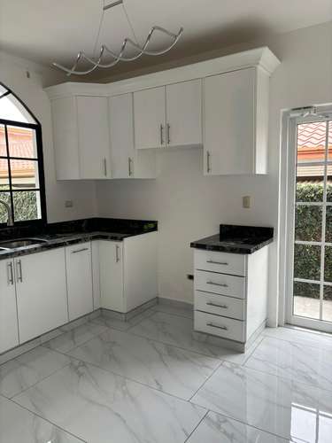 Se Vende Casa en Res. Bugambilia - bulevar Mackay  - Imagen 4