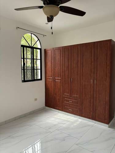 Se Vende Casa en Res. Bugambilia - bulevar Mackay  - Imagen 2