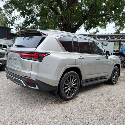 LEXUS LX700H 2026
