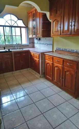 Col. Castaños Sur/Circuito Cerrado-3 Habitaciones+3 Baños+Parqueo