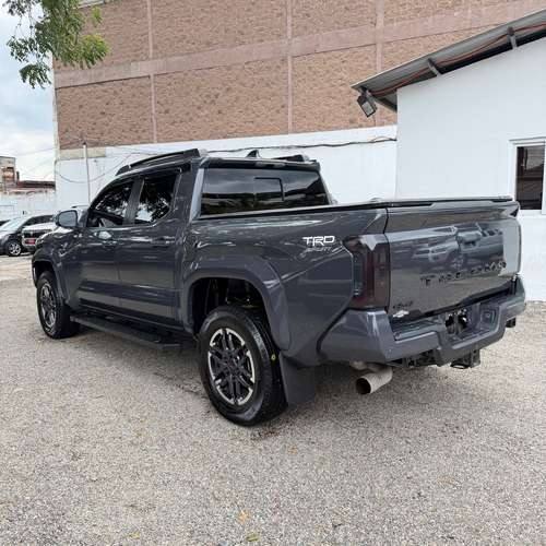 TOYOTA TACOMA TRD SPORT 2024