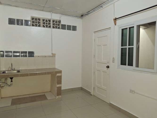 Se alquila apartamento monoambiente, exclusivamente para dama( Una persona)  - Imagen 2
