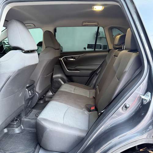 TOYOTA RAV4 XLE 2025