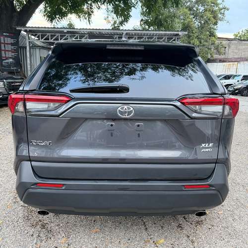 TOYOTA RAV4 XLE 2025