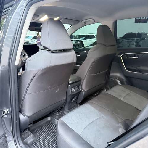 TOYOTA RAV4 XLE 2025