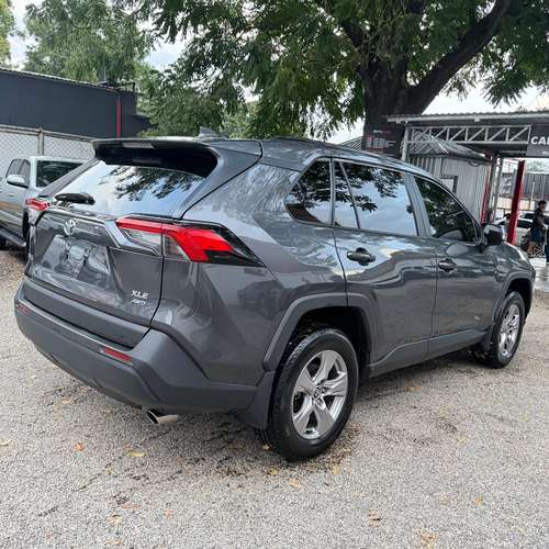 TOYOTA RAV4 XLE 2025