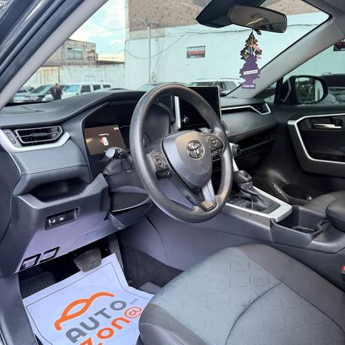 TOYOTA RAV4 XLE 2025